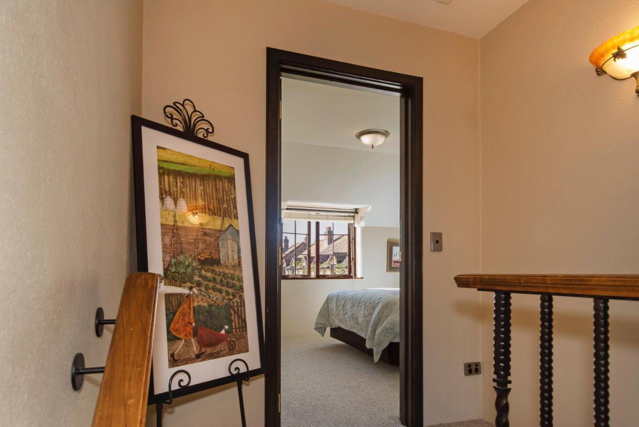 The Village Green Apartment Nelson Esterno foto