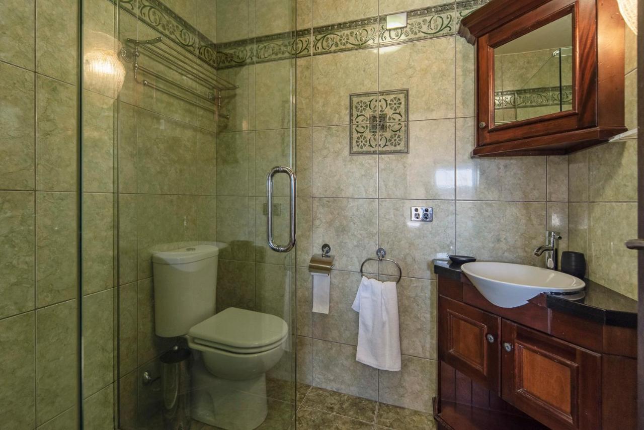 The Village Green Apartment Nelson Esterno foto